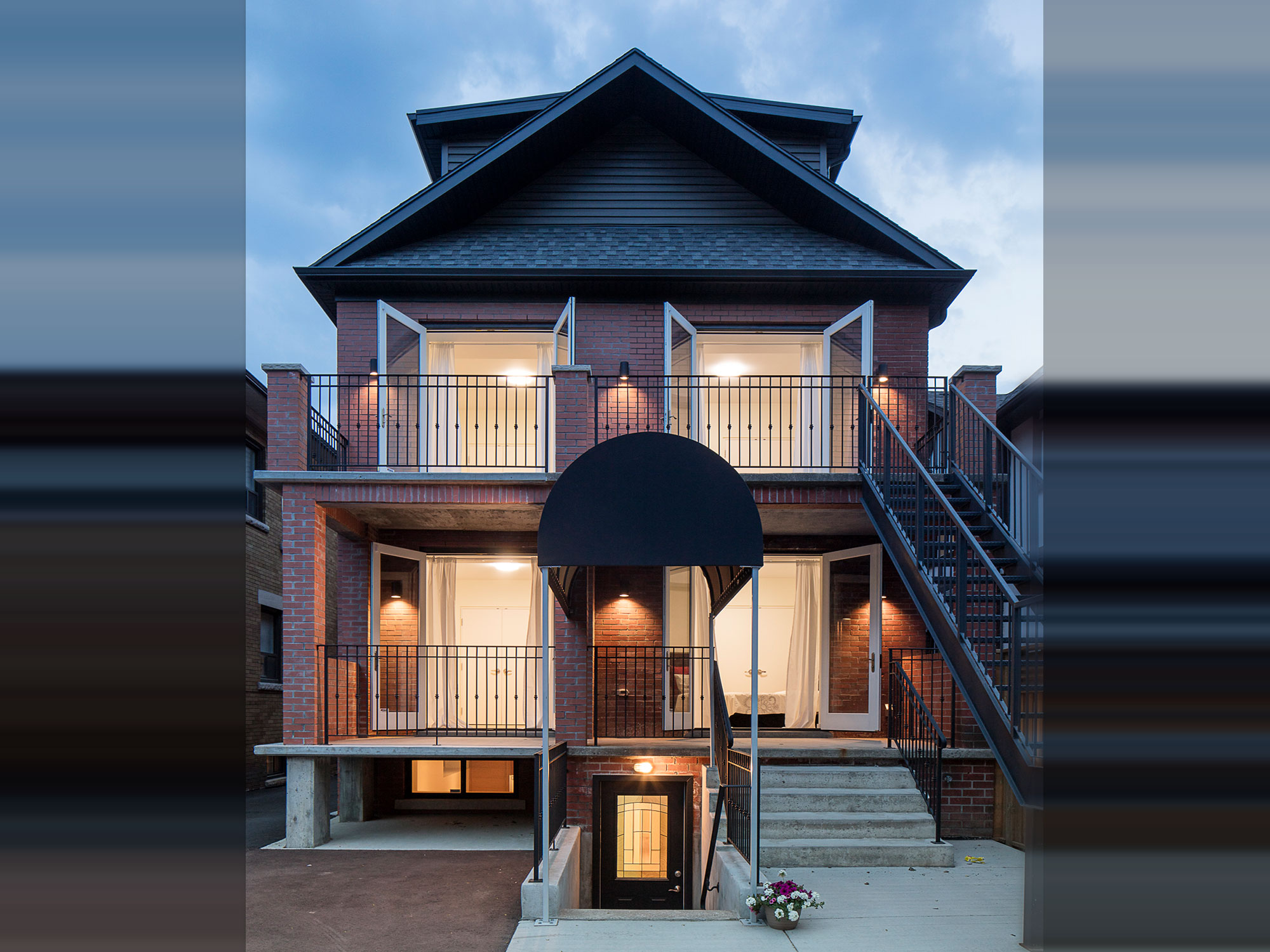 137 High Park Avenue, Toronto, ON M6P 2S3