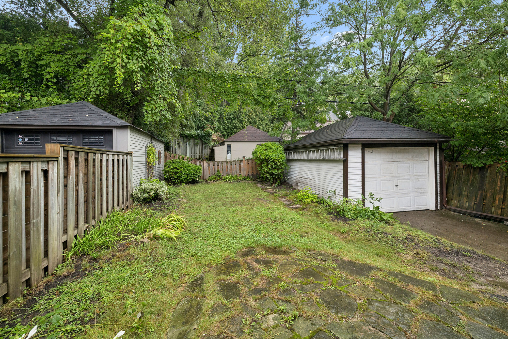 87 Riverview Gardens, Toronto, ON M6S 4E7