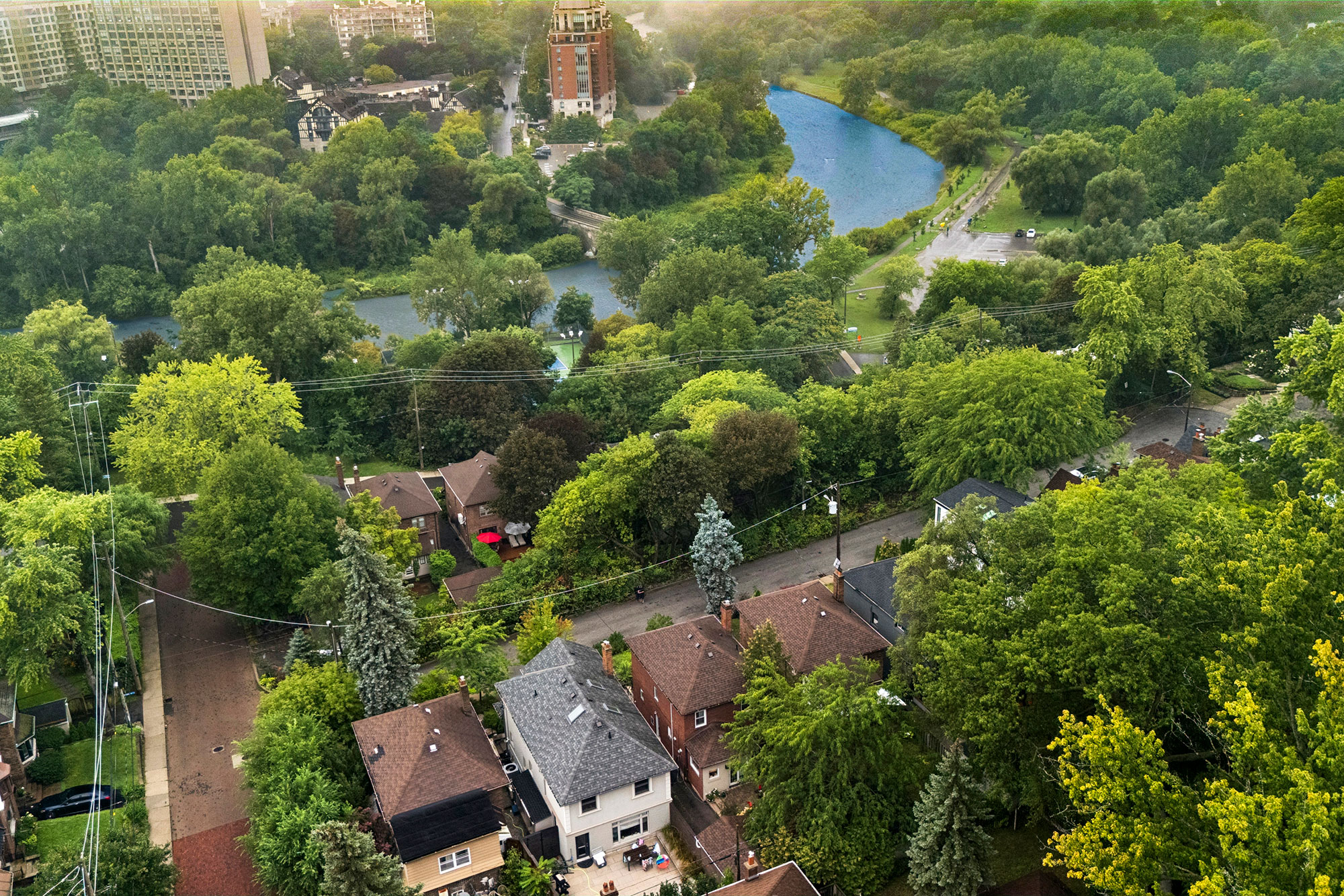 87 Riverview Gardens, Toronto, ON M6S 4E7