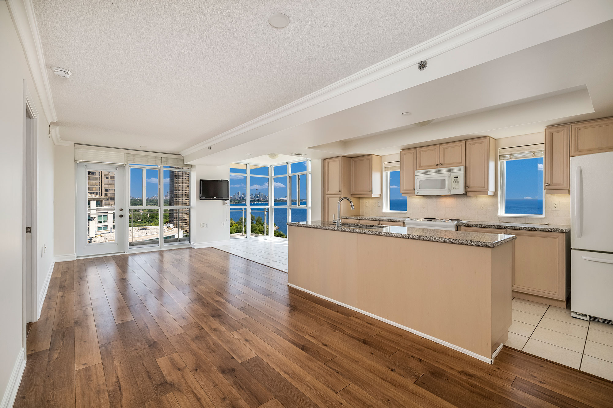 3 Marine Parade Suite 1802