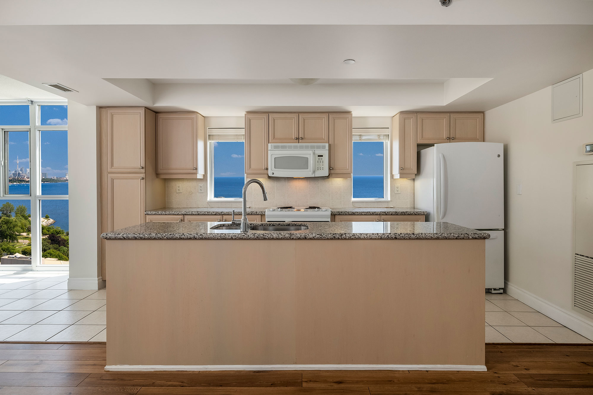 3 Marine Parade Suite 1802