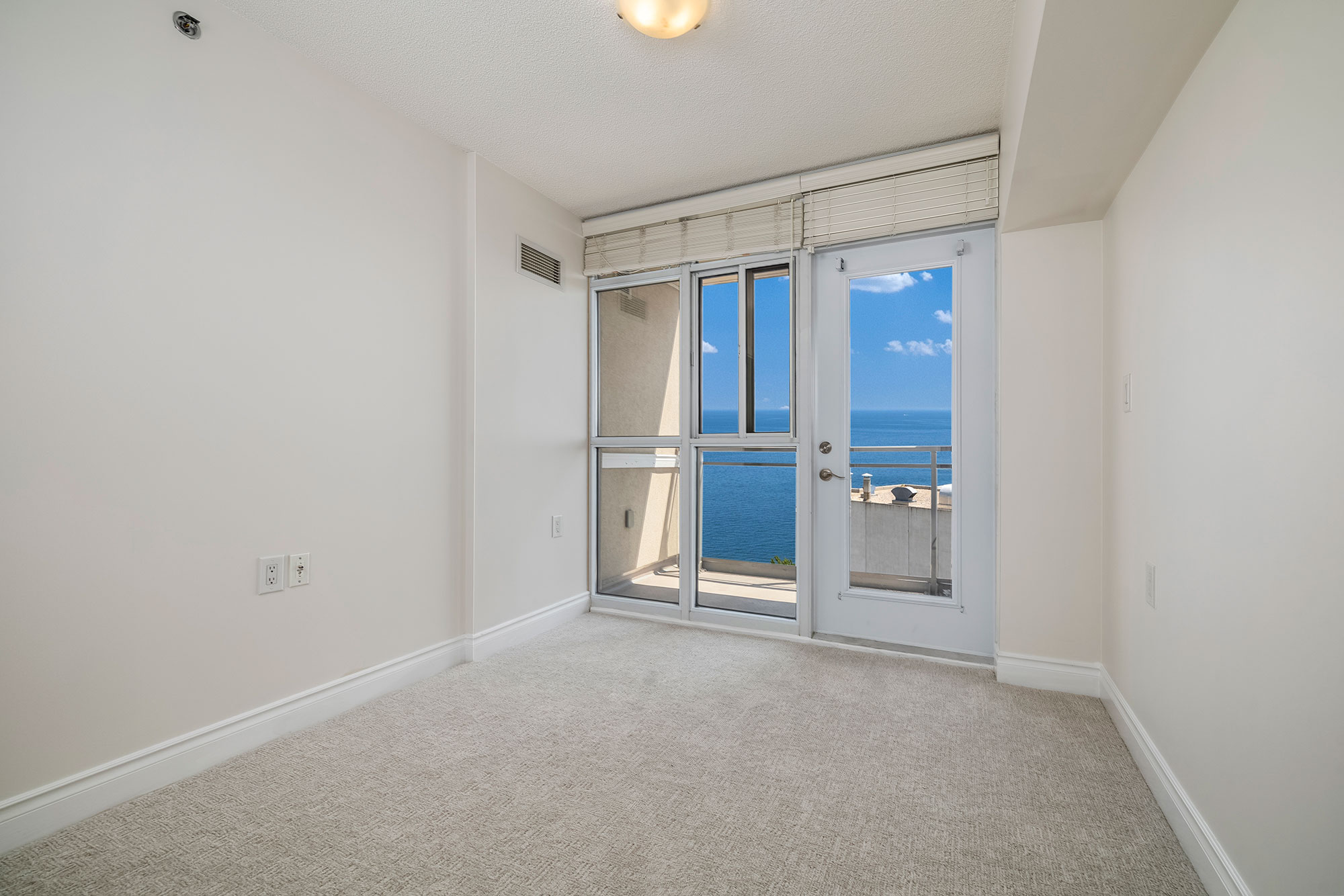 3 Marine Parade Suite 1802