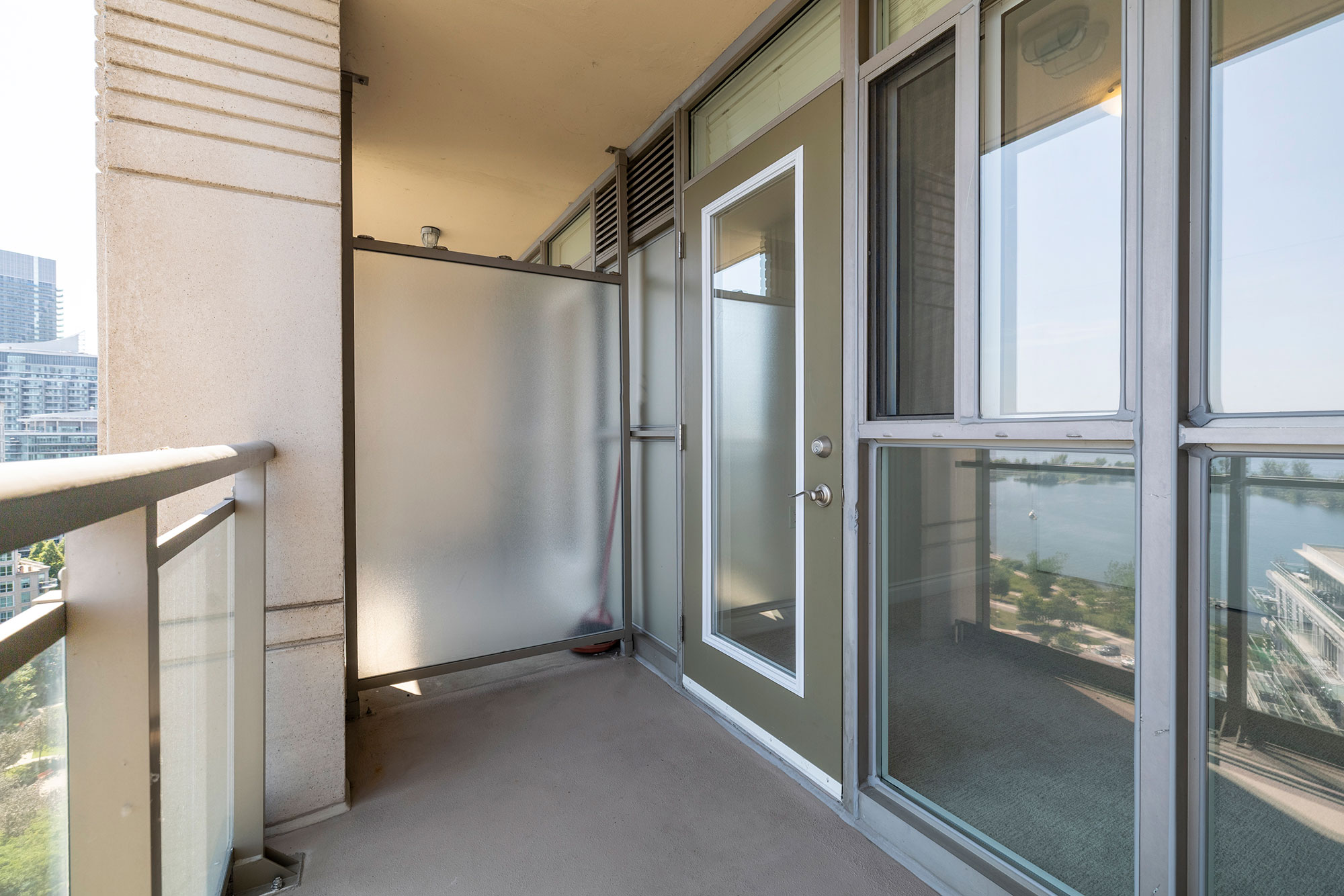 3 Marine Parade Suite 1802