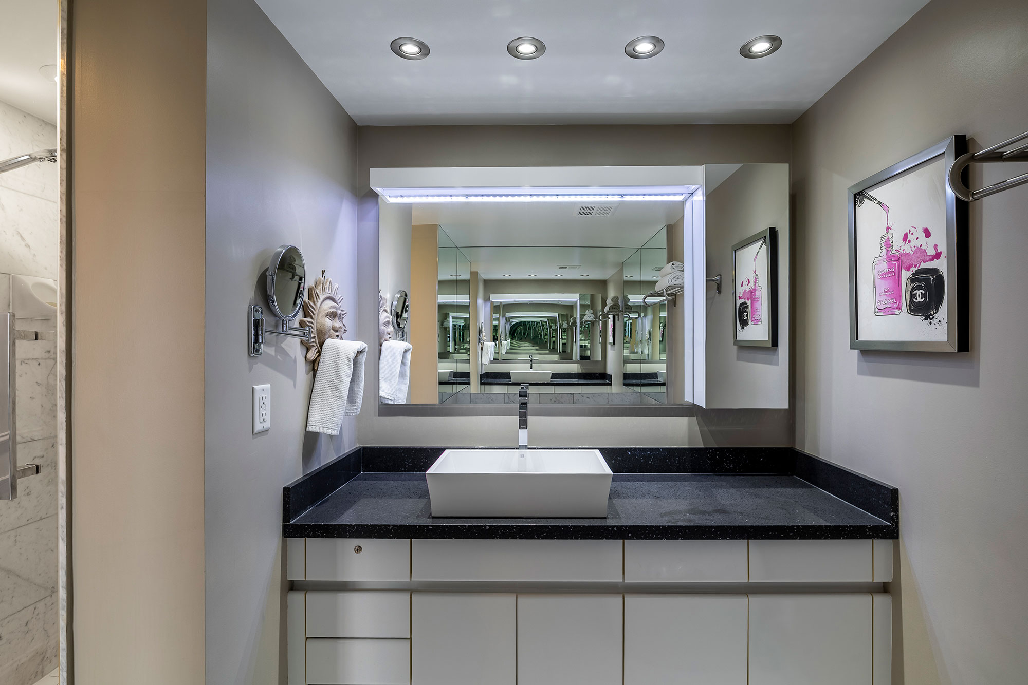 Palace Place Suite 1609