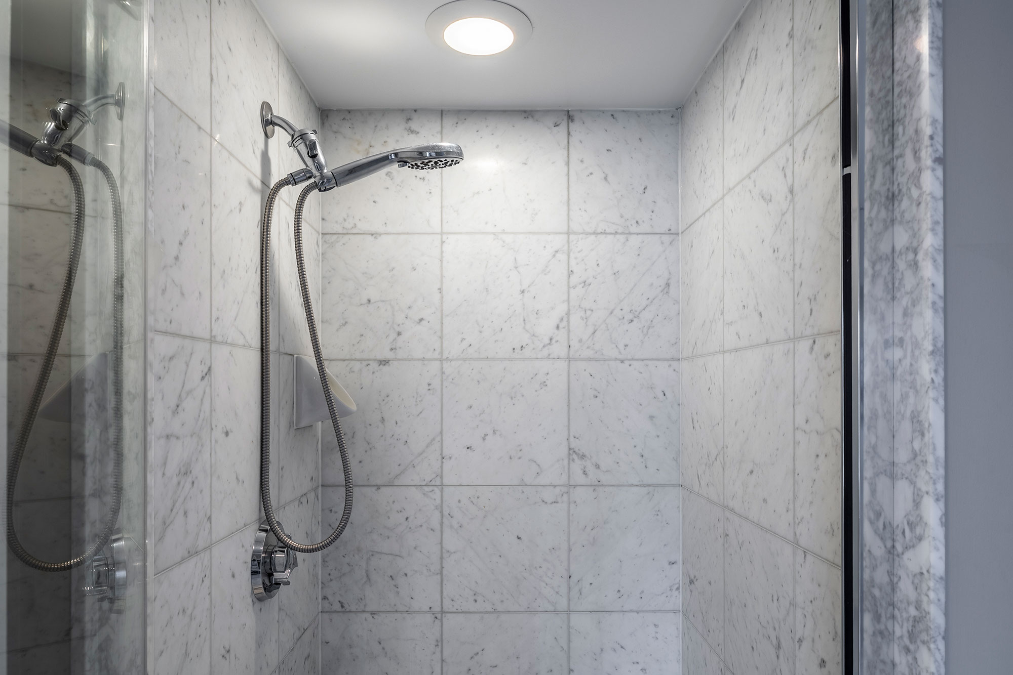 Palace Place Suite 1609