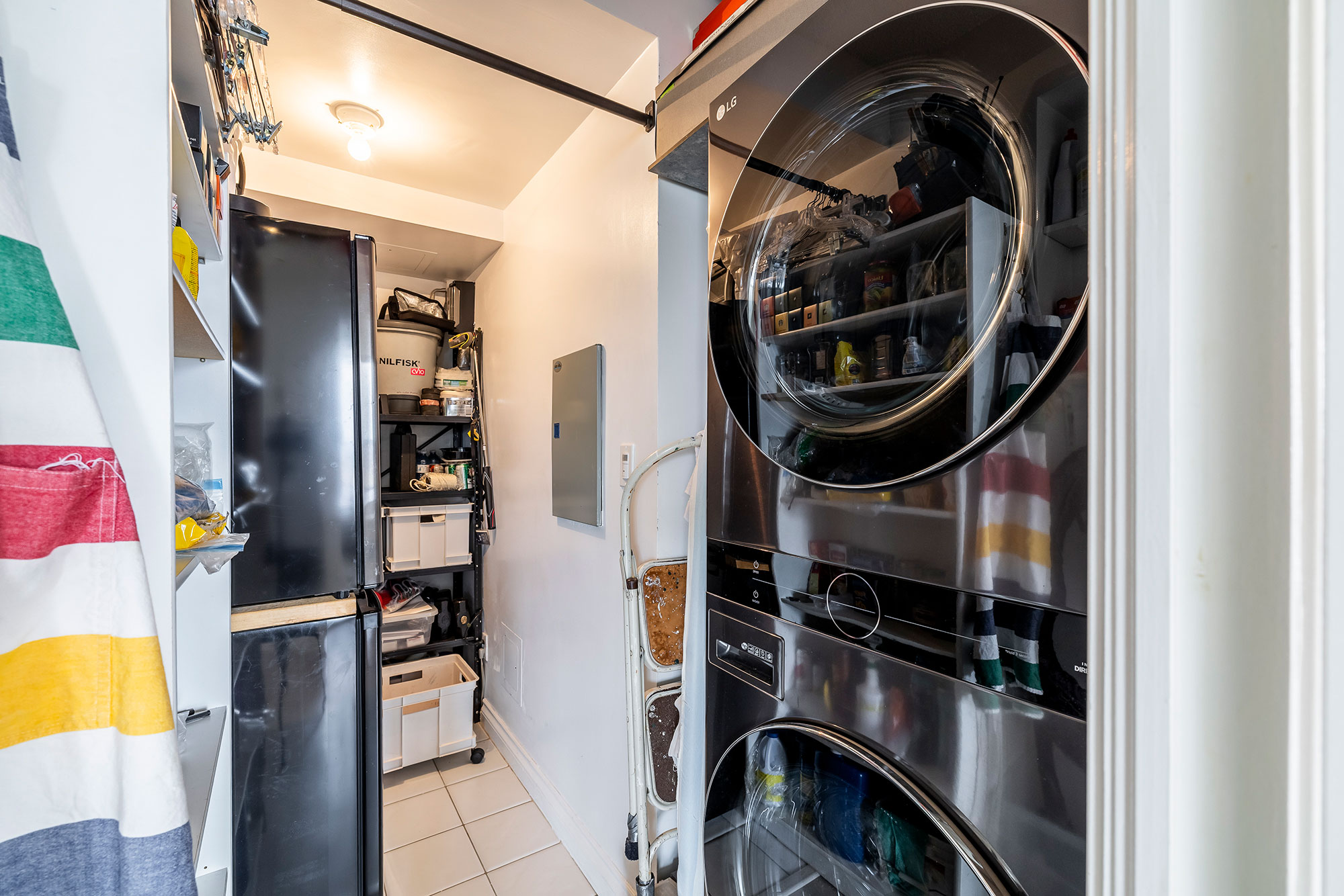 Palace Place Suite 1609