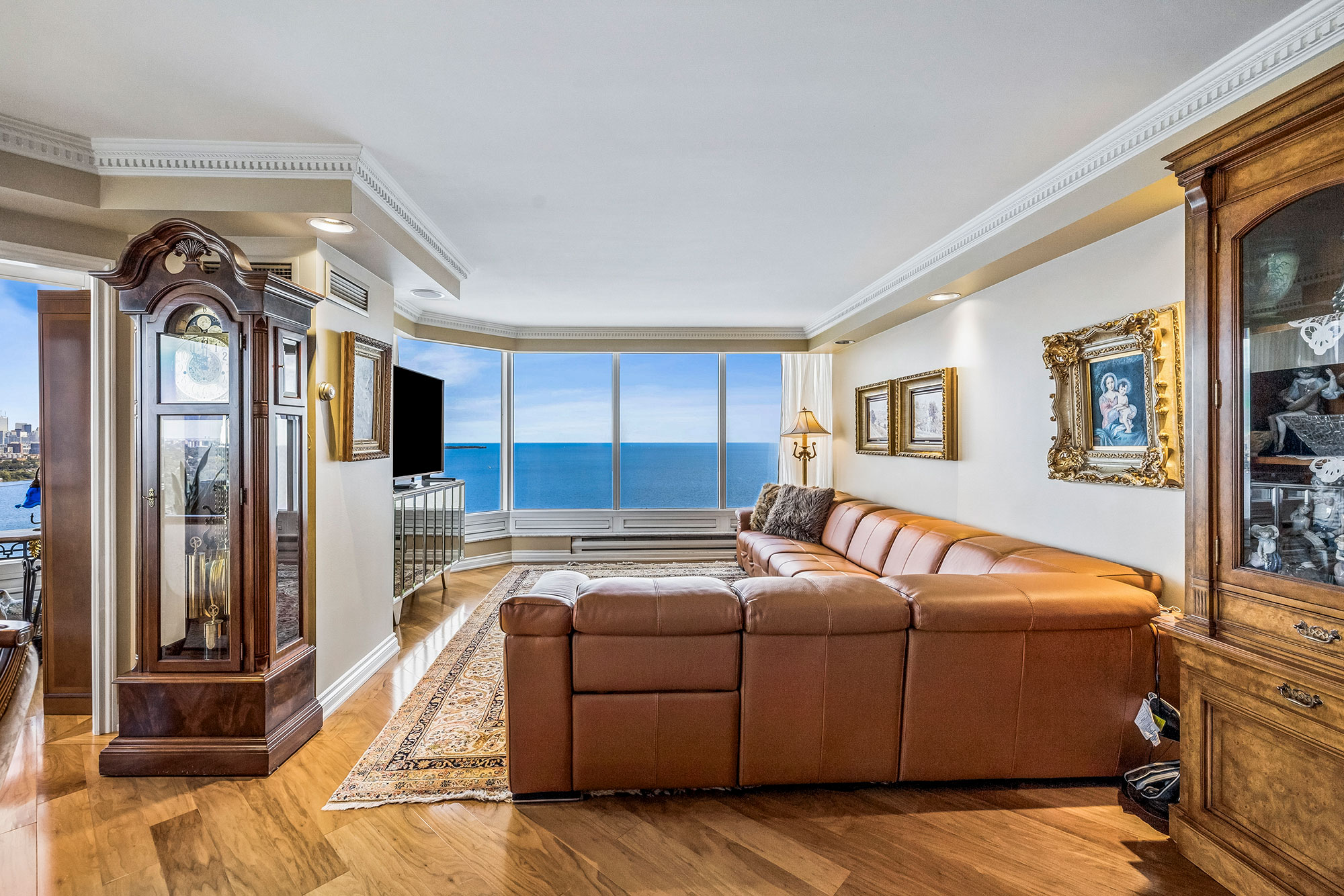 Palace Place Suite 3801