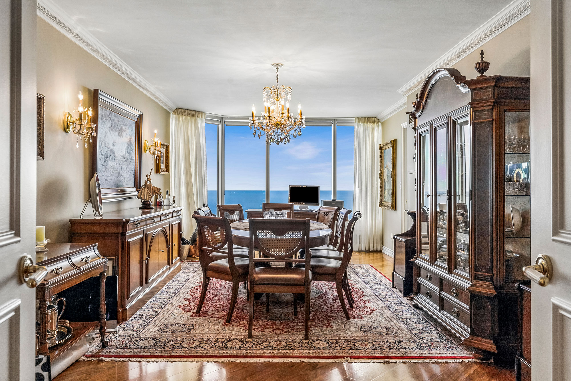 Palace Place Suite 3801