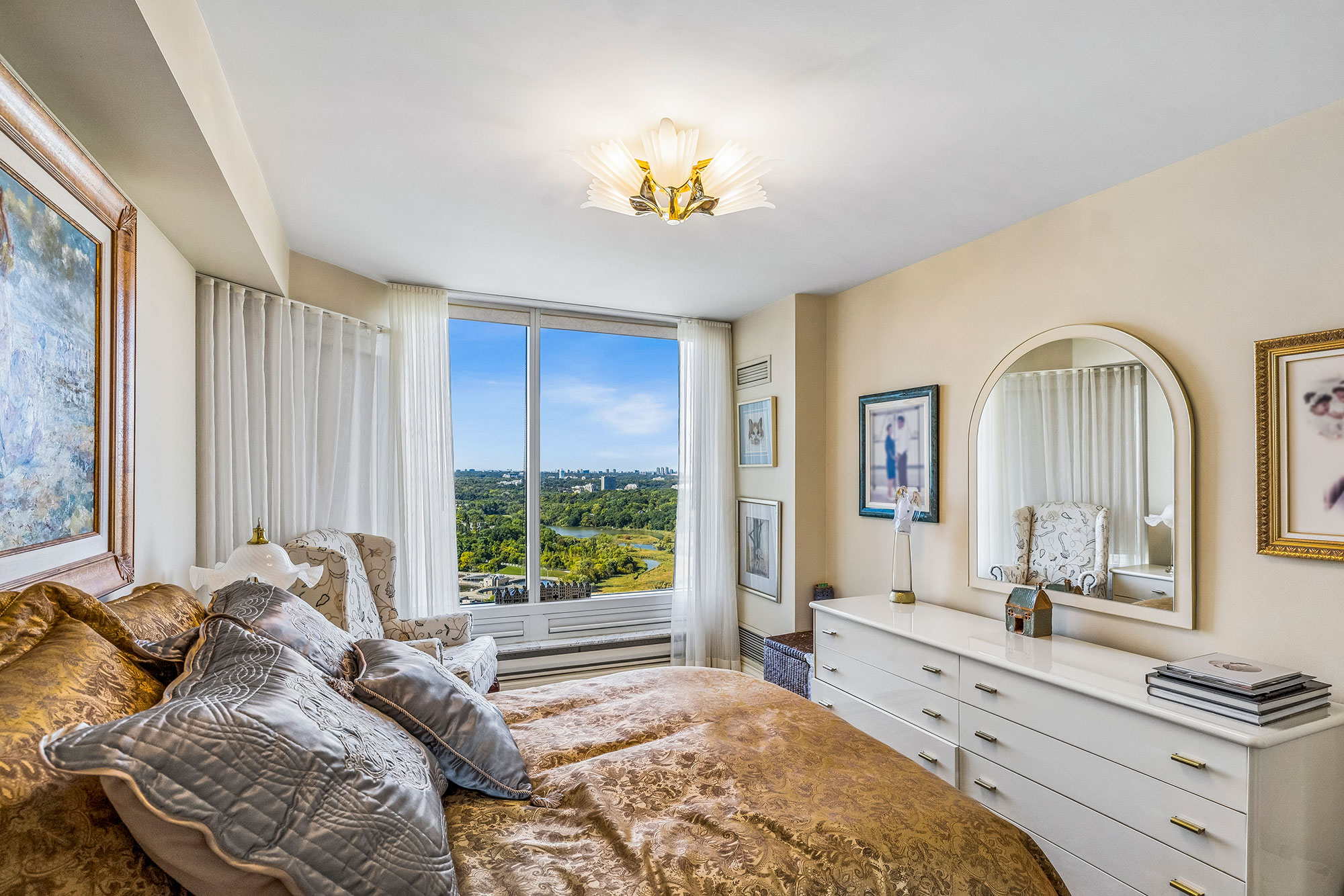 Palace Place Suite 3801