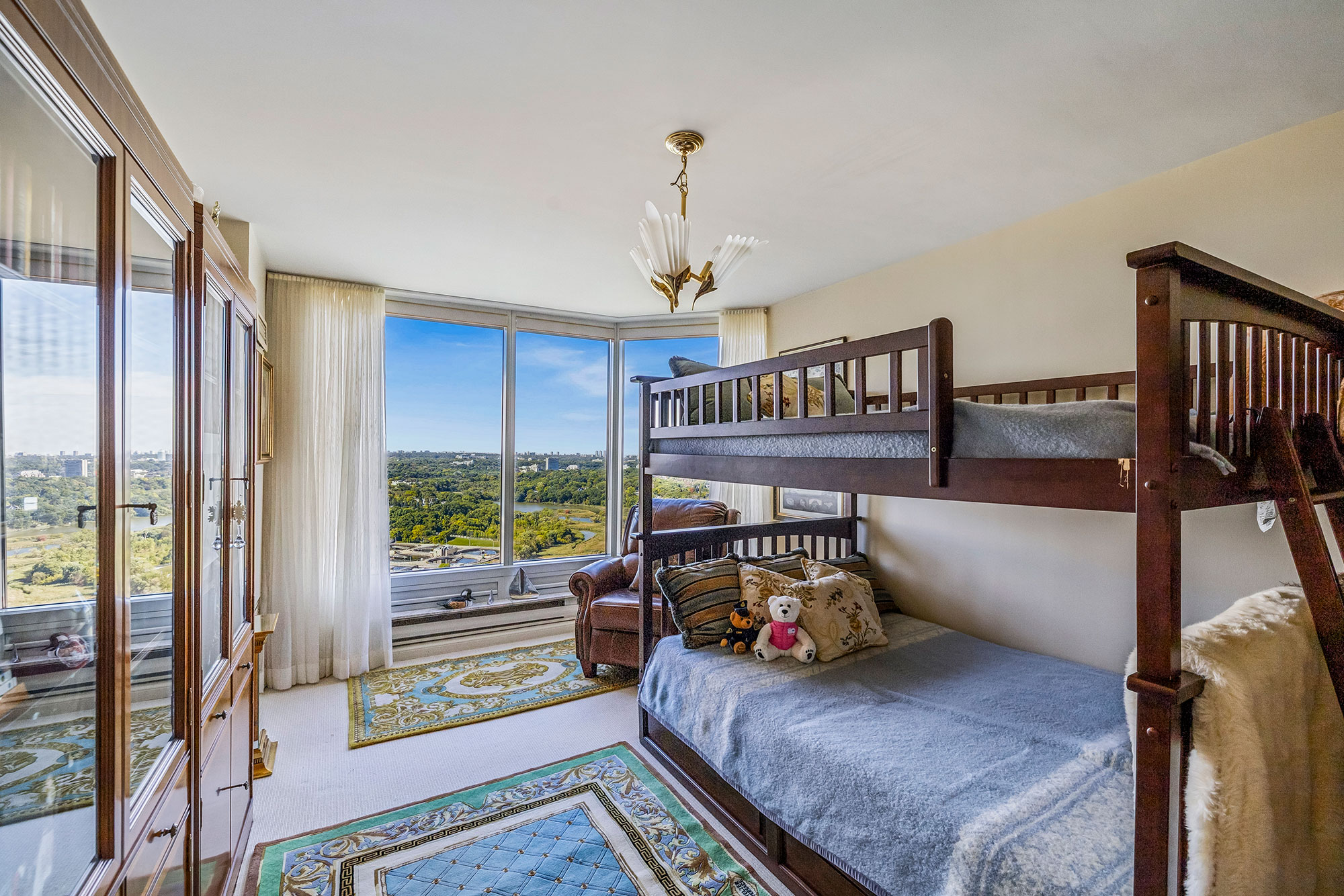 Palace Place Suite 3801