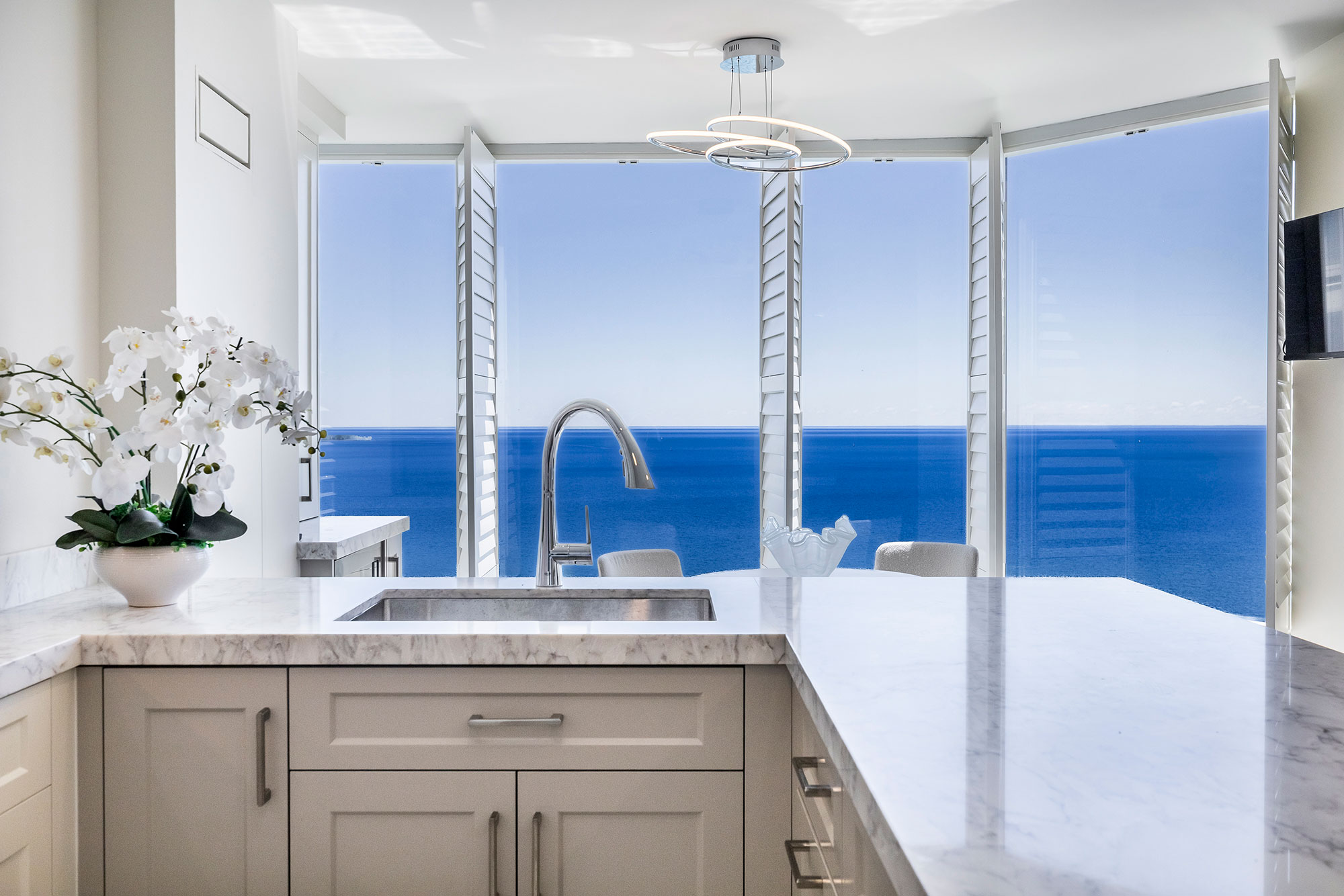 Palace Place Suite 4006