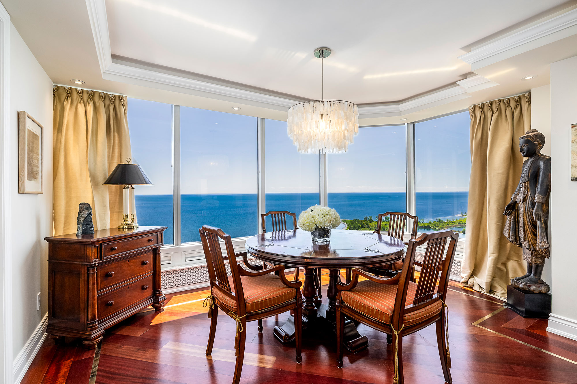 Palace Place Suite 4006
