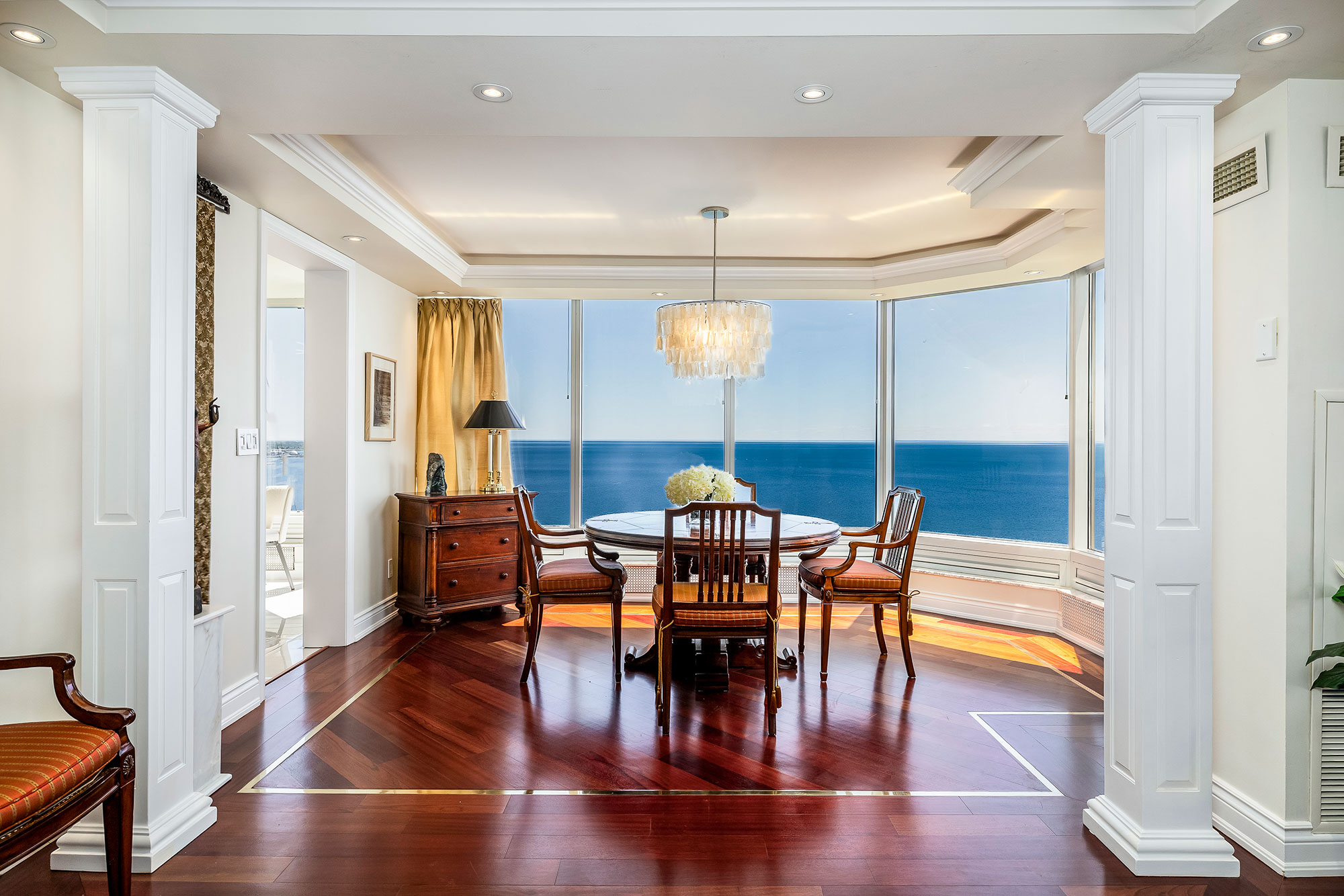 Palace Place Suite 4006
