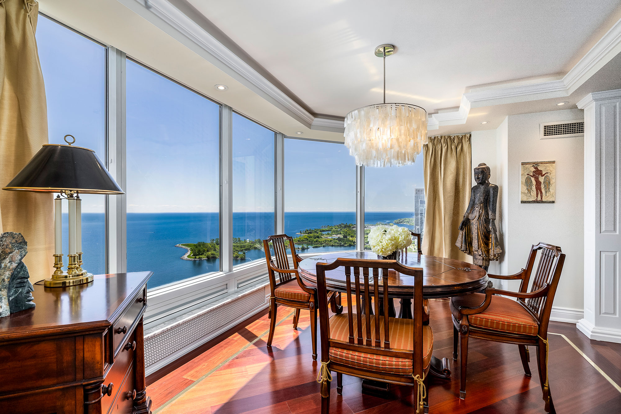 Palace Place Suite 4006
