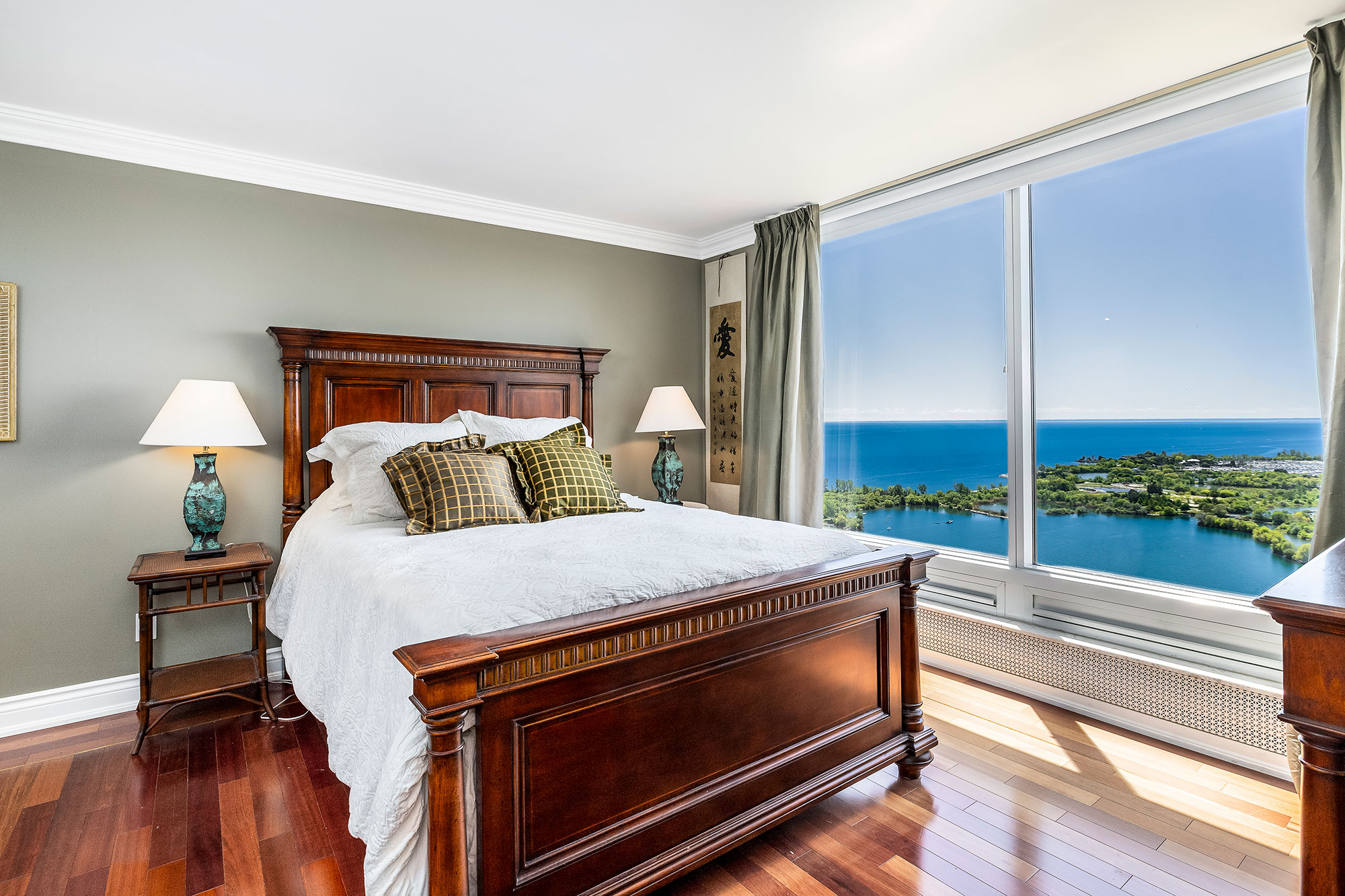 Palace Place Suite 4006