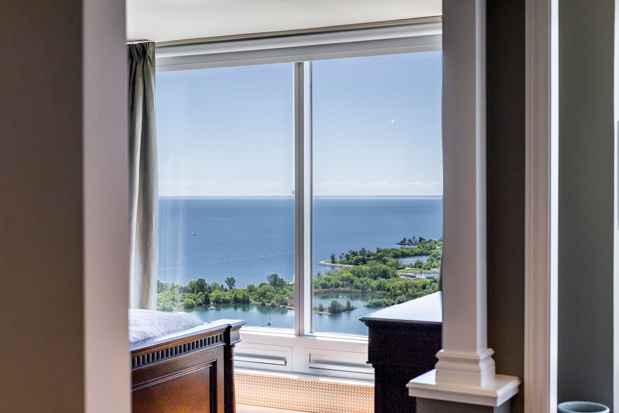Palace Place Suite 4006