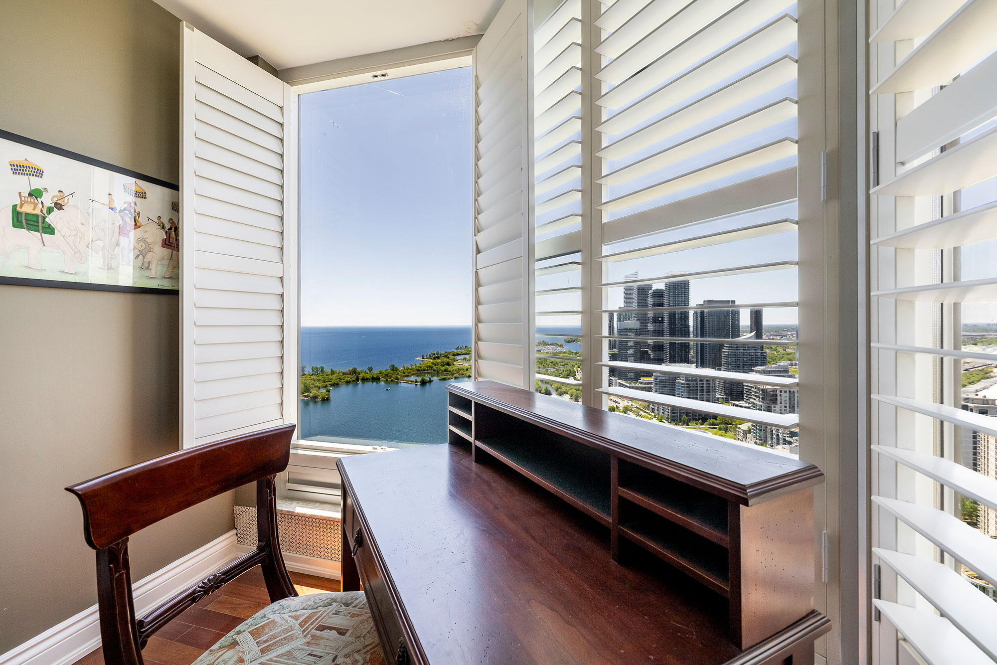 Palace Place Suite 4006
