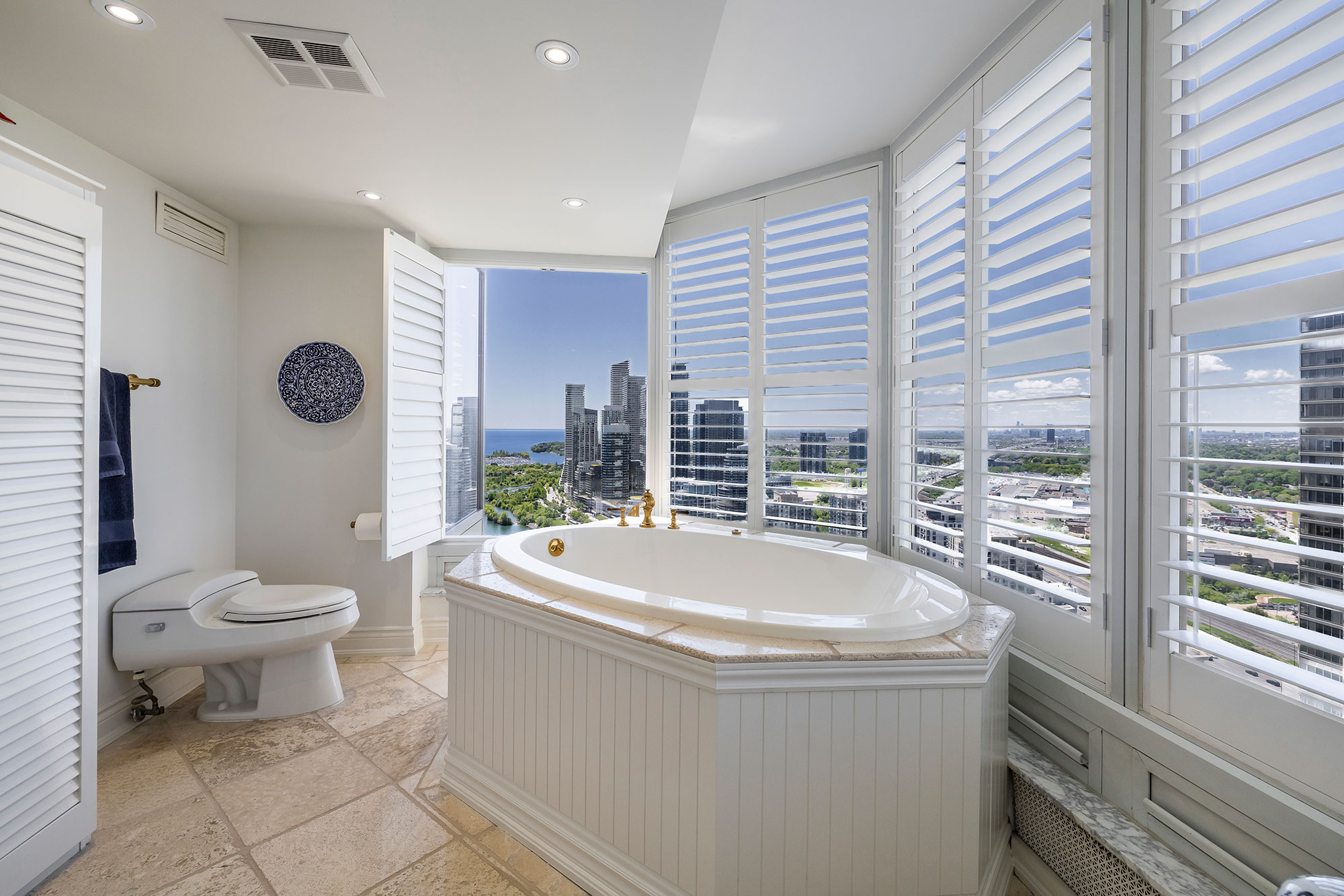 Palace Place Suite 4006