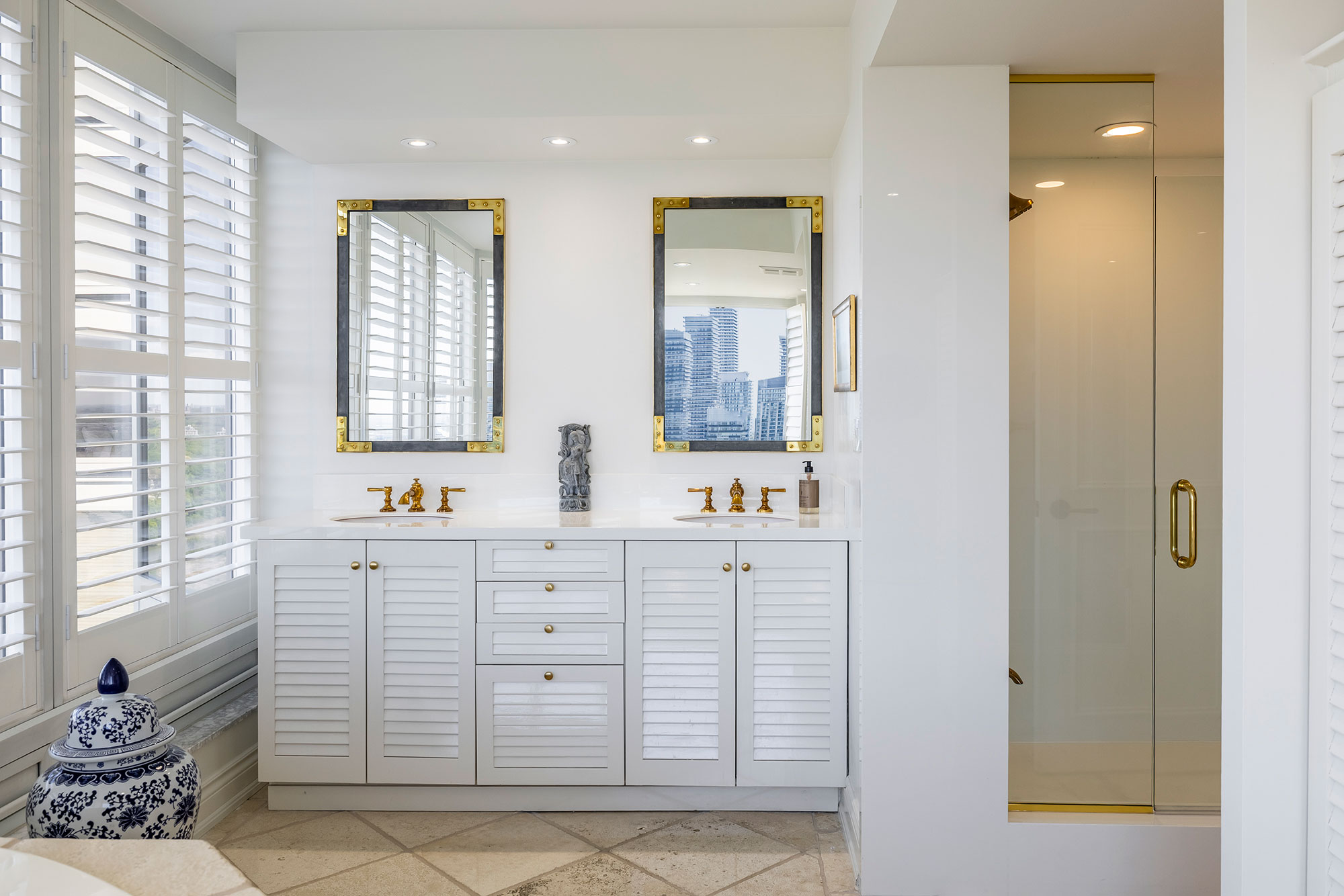 Palace Place Suite 4006