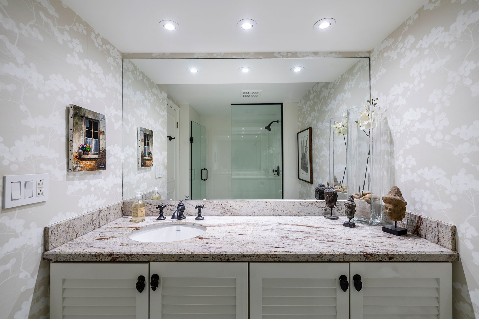 Palace Place Suite 4006