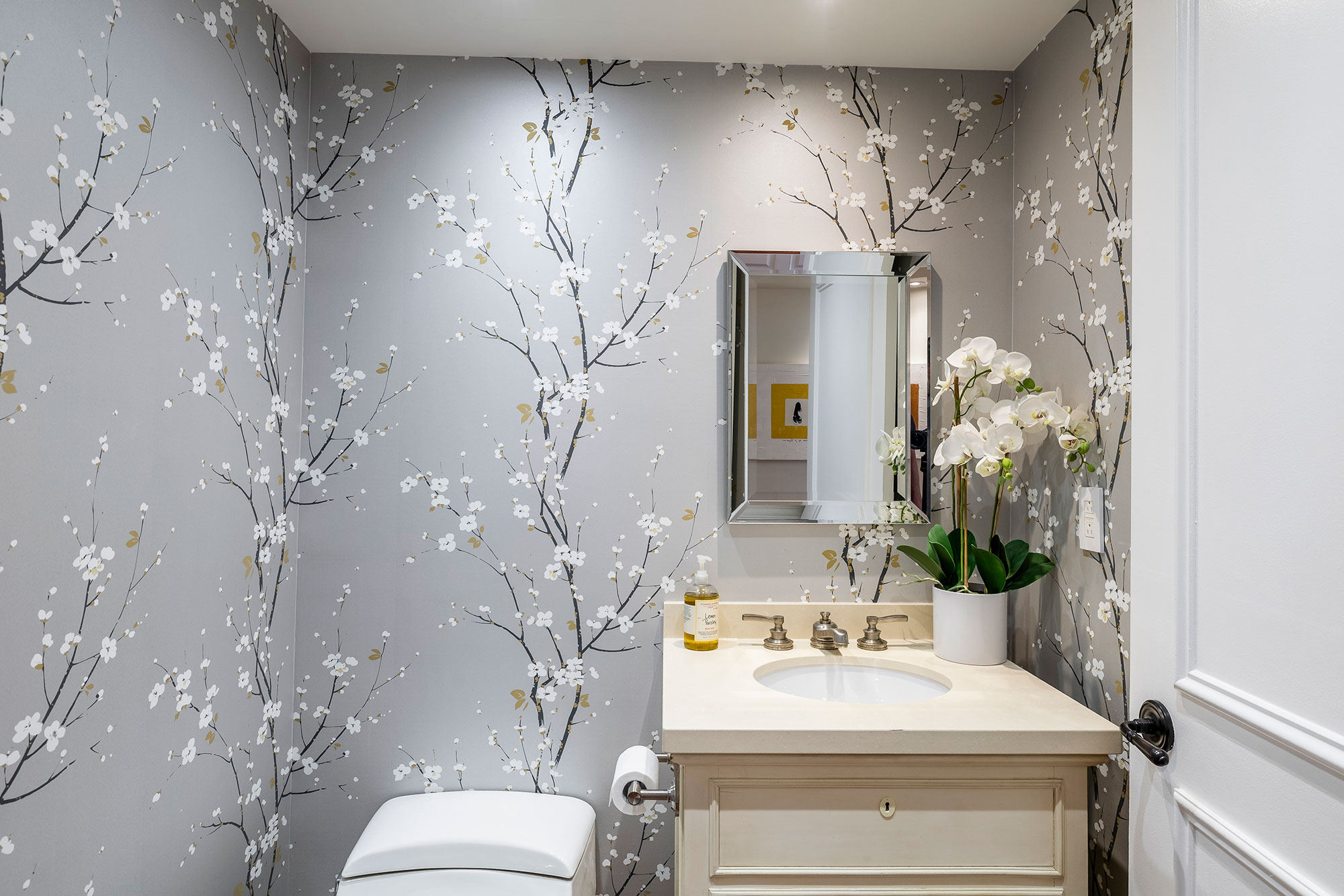 Palace Place Suite 4006