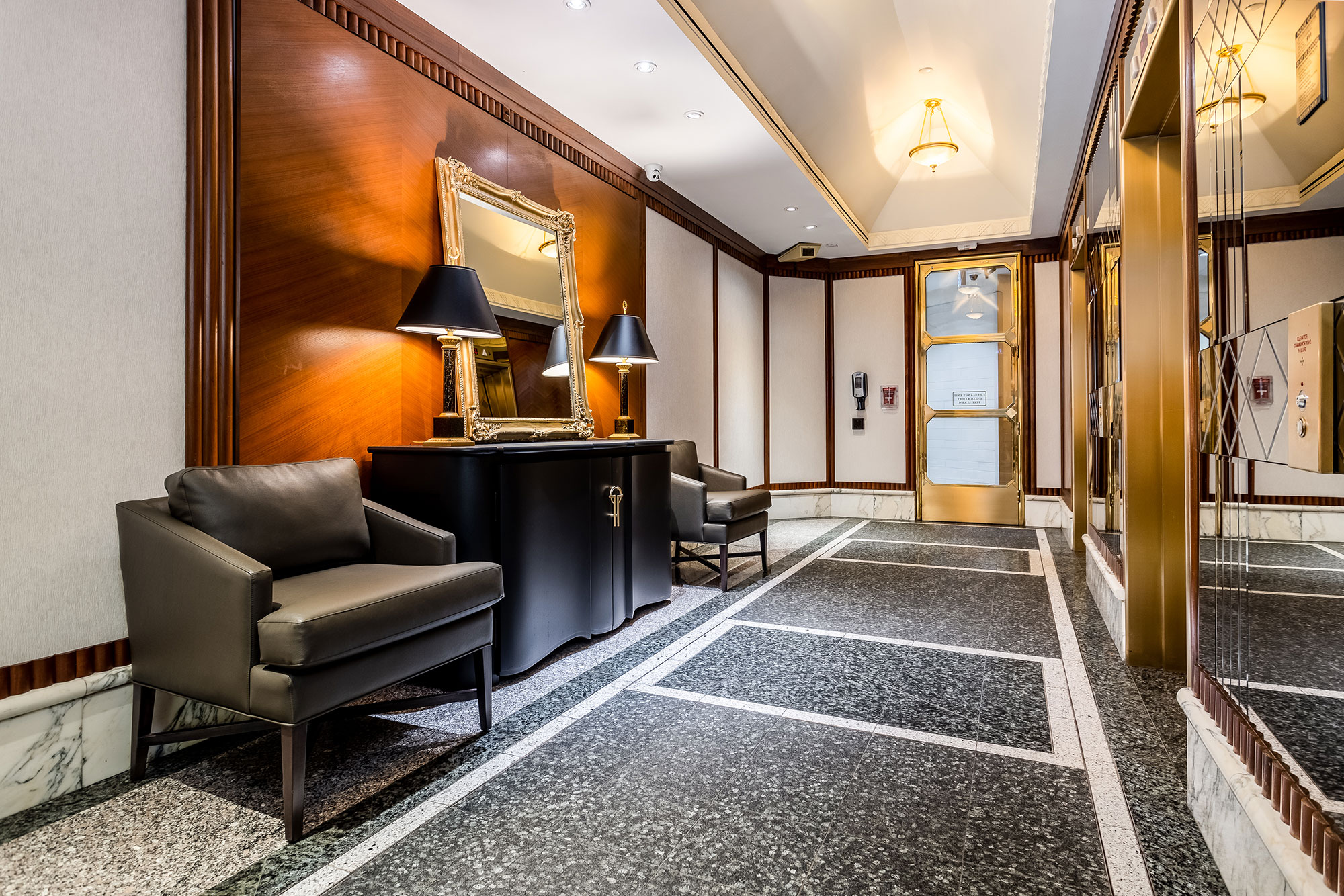 Palace Place Suite 4006